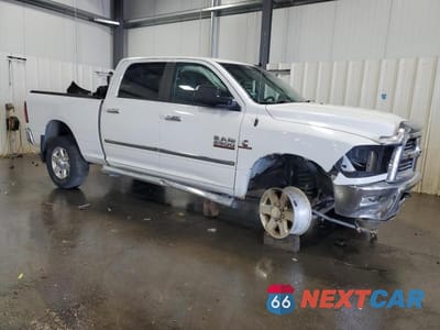 Czwarte zdjęcie samochodu z boku: 2014 RAM 2500 SLT VIN:3C6UR5DL0EG196153 - miniatura