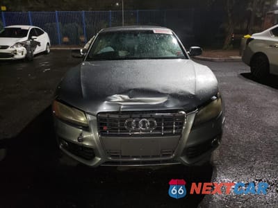 Piąte zdjęcie samochodu w środku: 2010 AUDI S5 PRESTIGE VIN:WAUVVAFR8AA048566 - miniatura