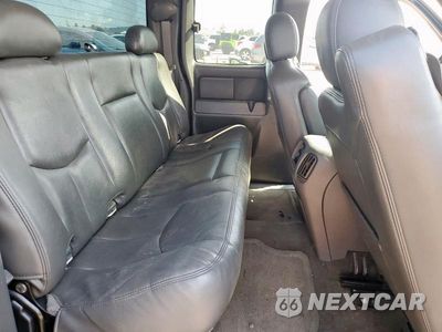 Zdjęcie 10 z 11 samochodu: 2005 CHEVROLET SILVERADO SS VIN:2GCEK19N751362598 - miniatura