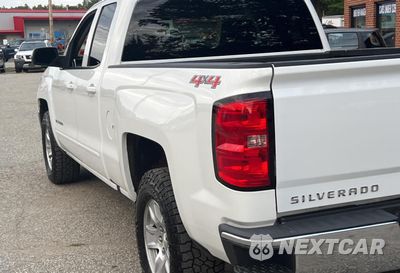 Trzecie zdjęcie samochodu z tyłu: 2017 CHEVROLET SILVERADO K1500 LT VIN:1GCVKREC9HZ225497 - miniatura