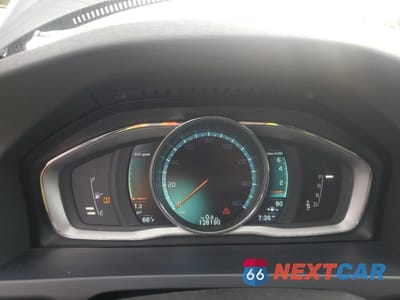 Zdjęcie 8 z 10 samochodu: 2015 VOLVO V60 PREMIER VIN:YV1612SK1F1243041 - miniatura