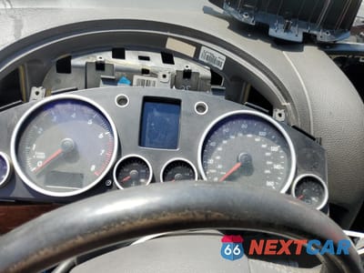 Zdjęcie 9 z 13 samochodu: 2004 VOLKSWAGEN TOUAREG 4.2 VIN:WVGEM77L84D046978 - miniatura
