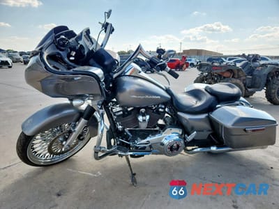 Trzecie zdjęcie samochodu z tyłu: 2017 HARLEY-DAVIDSON FLTRX ROAD GLIDE VIN:1HD1KHC33HB622092 - miniatura
