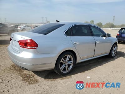 Trzecie zdjęcie samochodu z tyłu: 2015 VOLKSWAGEN PASSAT SEL VIN:1VWCS7A30FC116490 - miniatura