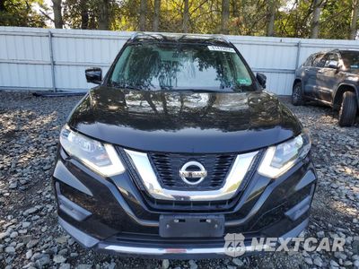 Piąte zdjęcie samochodu w środku: 2017 NISSAN ROGUE SV VIN:5N1AT2MV6HC736038 - miniatura
