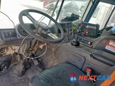 Zdjęcie 8 z 12 samochodu: 2012 MACK 600 MRU600 - TRUCKS REFUSE TRUCK VIN:1M2AV02C6CM009095 - miniatura