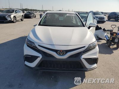 Piąte zdjęcie samochodu w środku: 2024 TOYT CAMRY SE N VIN:4T1G11AK7RU887602 - miniatura