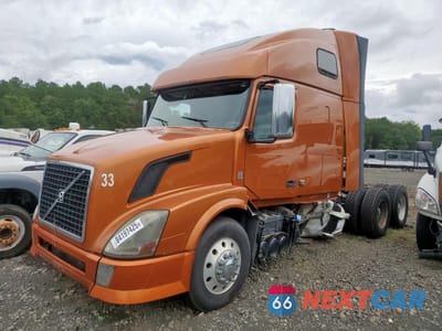 Drugie zdjęcie samochodu z przodu: 2012 VOLVO VN VNL VIN:4V4NC9EH2CN537366 - miniatura