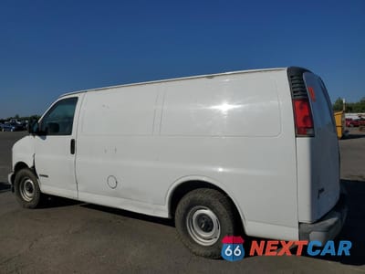 Drugie zdjęcie samochodu z przodu: 2000 CHEVROLET EXPRESS G1500 VIN:1GCEG15W9Y1211935 - miniatura