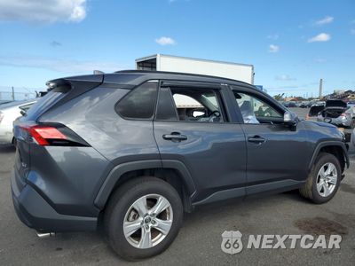 Trzecie zdjęcie samochodu z tyłu: 2019 TOYOTA RAV4 XLE VIN:JTMW1RFVXKD020427 - miniatura
