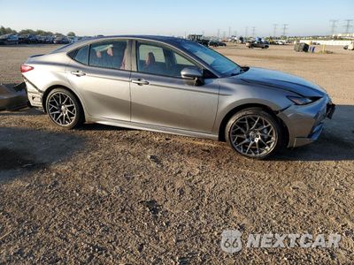 Czwarte zdjęcie samochodu z boku: 2025 TOYOTA CAMRY XSE VIN:4T1DBADK7SU525108 - miniatura