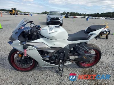 Trzecie zdjęcie samochodu z tyłu: 2025 KAWASAKI ZX636 K VIN:JKBZXJJ18SA018376 - miniatura