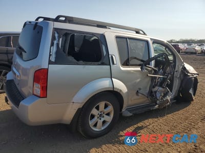 Trzecie zdjęcie samochodu z tyłu: 2011 NISSAN PATHFINDER S VIN:5N1AR1NB8BC617900 - miniatura