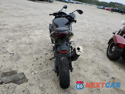 Czwarte zdjęcie samochodu z boku: 2024 KAWASAKI EX500 VIN:ML5EXGG12RDA25977 - miniatura