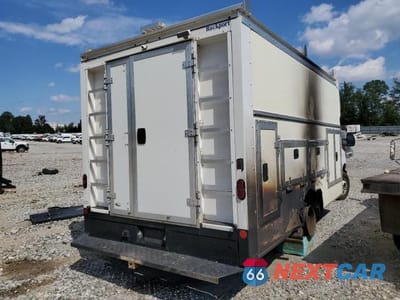 Trzecie zdjęcie samochodu z tyłu: 2024 FORD ECONOLINE E450 SUPER DUTY CUTAWAY VAN VIN:1FDXE4FN8RDD06326 - miniatura