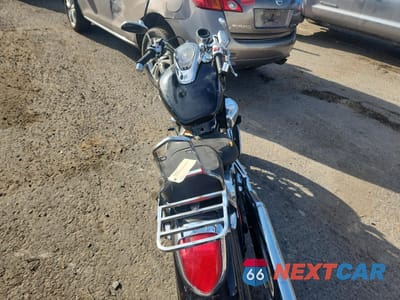 Czwarte zdjęcie samochodu z boku: 2009 SUZUKI VL800 VIN:JS1VS55A492107384 - miniatura