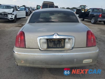 Zdjęcie 6 z 12 samochodu: 2000 LINCOLN TOWN CAR SIGNATURE VIN:1LNHM82WXYY770304 - miniatura