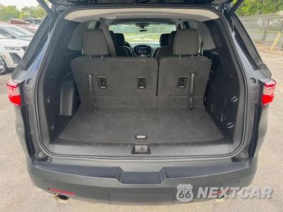 Zdjęcie 6 z 15 samochodu: 2021 CHEVROLET TRAVERSE LT VIN:1GNERGKW7MJ168621 - miniatura
