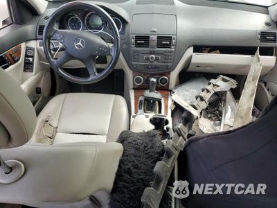Zdjęcie 8 z 13 samochodu: 2011 MERCEDES-BENZ C 300 4MATIC VIN:WDDGF8BB2BR146575 - miniatura