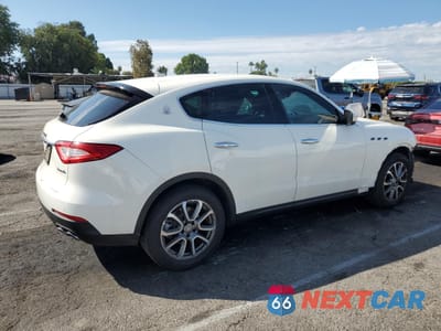 Trzecie zdjęcie samochodu z tyłu: 2018 MASERATI LEVANTE VIN:ZN661XUA7JX283426 - miniatura