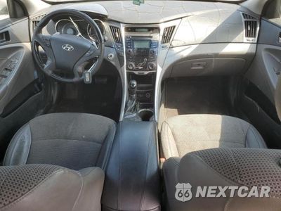 Zdjęcie 8 z 13 samochodu: 2012 HYUN SONATA VIN:5NPEC4AC9CH370562 - miniatura