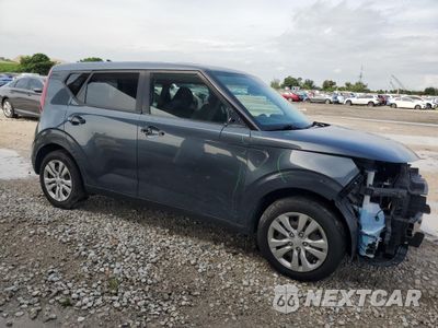 Czwarte zdjęcie samochodu z boku: 2020 KIA SOUL LX VIN:KNDJ23AU7L7103154 - miniatura