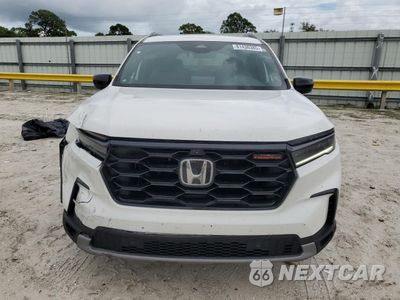 Piąte zdjęcie samochodu w środku: 2024 HONDA PILOT TRAILSPORT VIN:5FNYG1H69RB028729 - miniatura