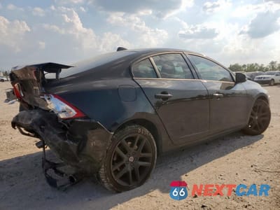 Trzecie zdjęcie samochodu z tyłu: 2017 VOLVO S60 VIN:YV126MFL2H2424113 - miniatura