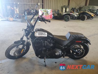 Trzecie zdjęcie samochodu z tyłu: 2018 HARLEY-DAVIDSON FXBB STREET BOB VIN:1HD1YJJ10JC052138 - miniatura