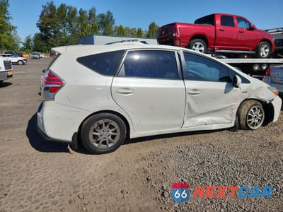 Trzecie zdjęcie samochodu z tyłu: 2015 TOYOTA PRIUS V VIN:JTDZN3EUXFJ029238 - miniatura