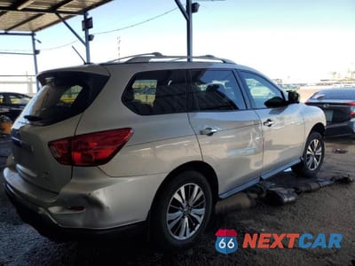Trzecie zdjęcie samochodu z tyłu: 2017 NISSAN PATHFINDER S VIN:5N1DR2MMXHC601485 - miniatura