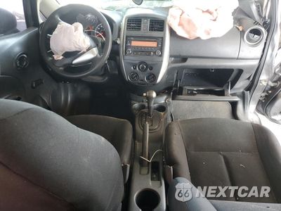 Zdjęcie 8 z 14 samochodu: 2017 NISSAN VERSA NOTE S VIN:3N1CE2CP9HL375633 - miniatura