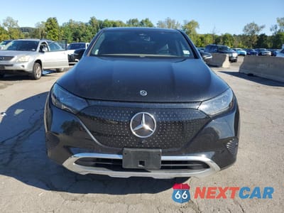 Piąte zdjęcie samochodu w środku: 2023 MERCEDES-BENZ EQE SUV 350 4MATIC VIN:4JGGM1CBXPA012596 - miniatura