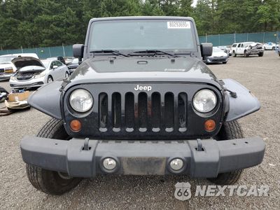 Piąte zdjęcie samochodu w środku: 2013 JEEP WRANGLER UNLIMITED SPORT VIN:1C4BJWDG2DL591520 - miniatura
