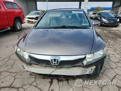 Piąte zdjęcie samochodu w środku: 2009 HONDA CIVIC LX VIN:1HGFA16589L013978 - miniatura