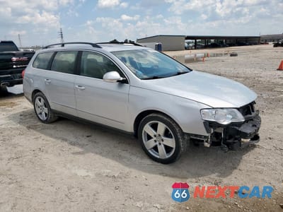 Czwarte zdjęcie samochodu z boku: 2008 VOLKSWAGEN PASSAT WAGON KOMFORT VIN:WVWLK73C08E195487 - miniatura