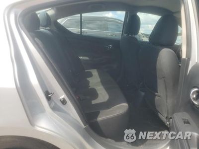 Zdjęcie 10 z 13 samochodu: 2019 NISSAN VERSA S VIN:3N1CN7AP5KL866501 - miniatura