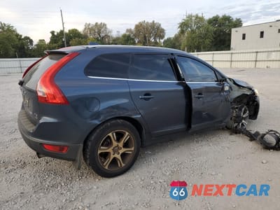 Trzecie zdjęcie samochodu z tyłu: 2011 VOLVO XC60 T6 VIN:YV4902DZ9B2150351 - miniatura