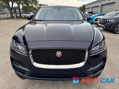 Piąte zdjęcie samochodu w środku: 2020 JAGUAR F-PACE PREMIUM VIN:SADCJ2FX8LA619250 - miniatura