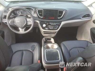Zdjęcie 8 z 15 samochodu: 2024 CHRYSLER PACIFICA TOURING L VIN:2C4RC1BG0RR180601 - miniatura