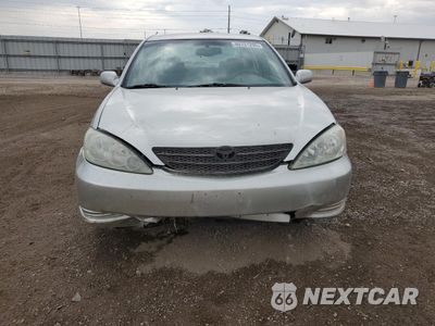 Piąte zdjęcie samochodu w środku: 2003 TOYOTA CAMRY LE VIN:4T1BE32K13U132963 - miniatura