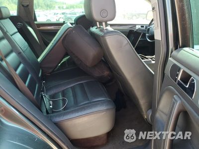 Zdjęcie 11 z 13 samochodu: 2004 VOLKSWAGEN TOUAREG 4.2 VIN:WVGEM77L84D046978 - miniatura