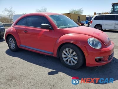 Czwarte zdjęcie samochodu z boku: 2016 VOLKSWAGEN BEETLE 1.8T VIN:3VWF17AT8GM620835 - miniatura