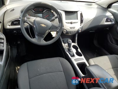 Zdjęcie 8 z 14 samochodu: 2018 CHEVROLET CRUZE LS VIN:1G1BC5SM7J7142974 - miniatura