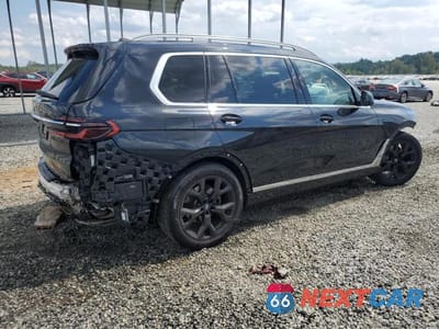 Trzecie zdjęcie samochodu z tyłu: 2023 BMW X7 XDRIVE40I VIN:5UX23EM01P9R02975 - miniatura