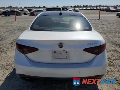 Zdjęcie 6 z 12 samochodu: 2017 ALFA ROMEO GIULIA TI VIN:ZARFAECN0H7560394 - miniatura