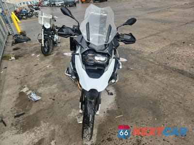 Drugie zdjęcie samochodu z przodu: 2017 BMW R1200 GS VIN:WB10A6108HZ656241 - miniatura