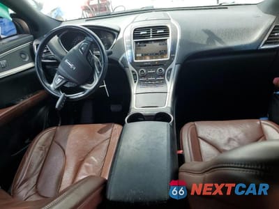Zdjęcie 8 z 13 samochodu: 2016 LINCOLN MKX RESERVE VIN:2LMTJ6LR9GBL75904 - miniatura