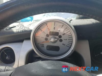 Zdjęcie 9 z 12 samochodu: 2003 MINI COOPER VIN:WMWRC33483TC47915 - miniatura