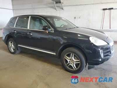 Czwarte zdjęcie samochodu z boku: 2010 PORSCHE CAYENNE S VIN:WP1AB2AP1ALA51219 - miniatura